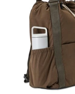 V1 Convertible Tote Bag | Army -Vuori Sales Store V8028ARM FA23 UNISEX ECOMM bags FLAT LAY 1 7be809fd 75ba 490b 8d0e 3cafcfec5ae2