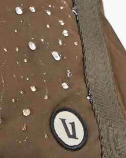 V1 Convertible Tote Bag | Army -Vuori Sales Store V8028ARM FA23 UNISEX ECOMM bags FLAT LAY 3