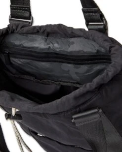 V1 Convertible Tote | Black 9 V1 Convertible Tote | Black -Vuori Sales Store V8028BLK FA23 UNISEX ECOMM bags FLAT LAY 1