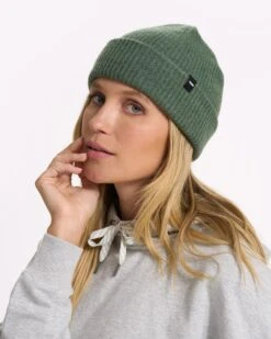 Douglas Beanie | Dusty Pine 7 Douglas Beanie | Dusty Pine -Vuori Sales Store V821DST 4988
