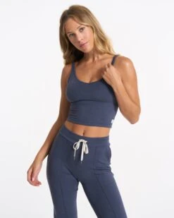 Halo Performance Crop | Azure Heather -Vuori Sales Store VW1005HAZ SP23 W ECOMM TOPS DETAIL 00717 1x1 7336d9d1 58a1 4125 90a5 7fbfb1bb4702