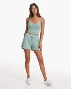 Halo Performance Crop | Celery Heather -Vuori Sales Store VW1005HLE SP23 W ECOMM TOPS TOP 1539 1x1 0d061793 a8ef 4bda 9dd4 647d8afd6acb