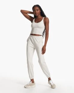 Halo Performance Crop | Salt Heather -Vuori Sales Store VW1005HST FA23 W ECOMM TOPS FULL ALT 5