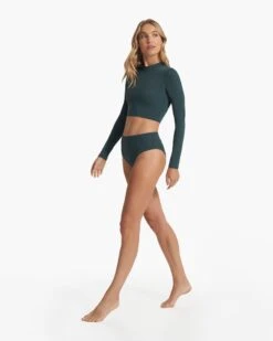 Dune Crop | Beryl -Vuori Sales Store VW1024BER SP23 W ECOMM WATERTOPS 1373 FULL 1x1 ee32c102 a69e 41ff b63a e9029b4ce965 1