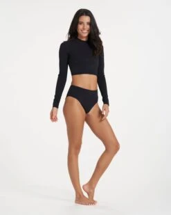 Dune Crop | Black -Vuori Sales Store VW1024BLK 2403