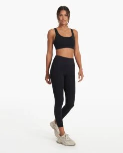 Stride Bra | Black -Vuori Sales Store VW1036BLK FA22 W ECOMM FULL 2564