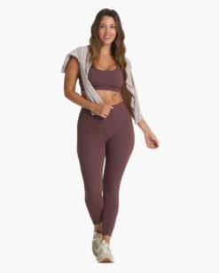 Stride Bra | Chestnut -Vuori Sales Store VW1036CHN FA22 W ECOMM CURVE 00660 1x1 b2652b2b 762d 4b58 85df feb269bb4ac9