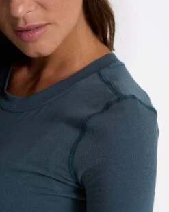 Long Sleeve Coast Crop | Stone -Vuori Sales Store VW1084STN SP23 W ECOMM TOPS DETAIL 1539 1x1 071783f1 194e 43ec 8783 eb2fe6169301