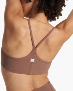 Vuori AllTheFeels™ Bra | Almond -Vuori Sales Store VW1099ALM FA23 M ECOMM sportsbras DETAIL 1