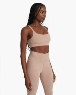 Mindset Bra | Coconut -Vuori Sales Store VW186COC SP23 W ECOMM SPORTSBRAS 0575 TOP 1X1 fd99f985 63c7 4578 9d38 251eef9a587c