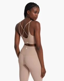 Mindset Bra | Coconut -Vuori Sales Store VW186COC SP23 W ECOMM SPORTSBRAS 0627 TOP 1X1 770b9530 b08c 469b bb67 8be63e5a82ce