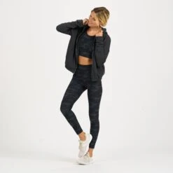 Laguna Zip Hoodie | Charcoal 7 Laguna Zip Hoodie | Charcoal -Vuori Sales Store VW256CCL 5 5675aa6d 8c97 436b 9180 f6f61c5985a7