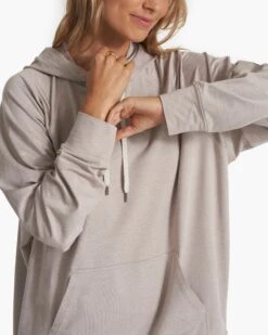 Halo Oversized Hoodie | Oyster Heather -Vuori Sales Store VW279HOY SP23 W ECOMM FLEECE DETAIL 1834 1x1 117ecf71 3eba 4e50 b33c 5695dbe7c6fc