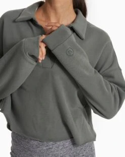 Sedona Polo | Dusty Pine -Vuori Sales Store VW290DST SP23 W ECOMM FLEECE DETAIL 3410 1x1 0084ce17 a991 4af1 9204 173ab62f8447