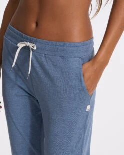 Performance Jogger | Light Azure Heather -Vuori Sales Store VW303HLZ SP23 W ECOMM PANTS DETAIL 7538 1x1 42ce27de 3637 4508 9310 d8db331c0a44
