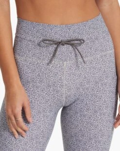 Daily Legging | Azure Mini Samba -Vuori Sales Store VW323ASA SP23 W ECOMM PANTS BOTTOM 3541 1x1 8f76e332 3509 4bd2 b2c3 1c060b437dd7
