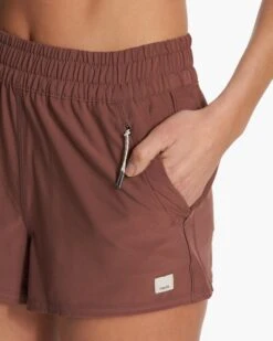 Dash Short | Hazelnut -Vuori Sales Store VW367HZN FA23 W ECOMM SHORTS DETAIL 10