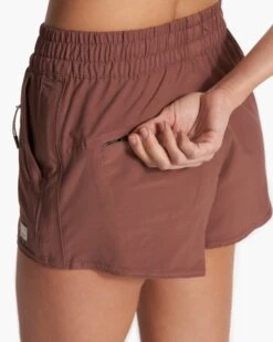 Dash Short | Hazelnut -Vuori Sales Store VW367HZN FA23 W ECOMM SHORTS DETAIL 9