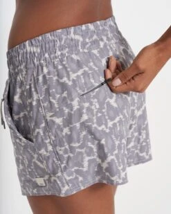 Dash Short | Opal Spots 11 Dash Short | Opal Spots -Vuori Sales Store VW367OPS 2762