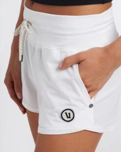 Seabreeze Short | White -Vuori Sales Store VW370WHT 3707
