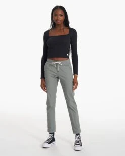 Womens Ripstop Pant | Stormy -Vuori Sales Store VW401STY SP23 W ECOMM PANTS 0469 DETAIL 1x1 2d4dbe3c f274 45be a245 ca822c6e76e5