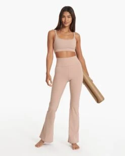 Studio Flare | Coconut -Vuori Sales Store VW4043COC SP23 W ECOMM PANTS FULL 0296 1x1 80da669b f516 4586 919c ba29dc296c7f