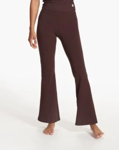 Studio Flare | Mahogany