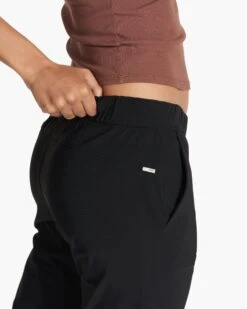 Miles Ankle Pant | Black -Vuori Sales Store VW404BLK FA23 W ECOMM PANTS DETAIL 7