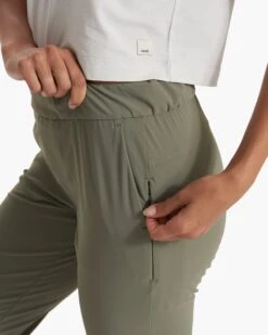 Miles Ankle Pant | Pistachio -Vuori Sales Store VW404PSO SP23 W ECOMM PANTS 4030 DETAIL 1x1 cba14ad1 d6df 4ac5 aebd f7634ee53050