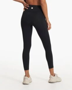 Stride Legging | Black -Vuori Sales Store VW429BLK SP21 W ECOMM BOTTOM 2644 4x5 5a887d95 408e 49a1 8fae 93091ff097fc