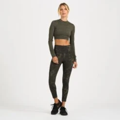 Stride Legging | Oregano Camo Flower 8 Stride Legging | Oregano Camo Flower -Vuori Sales Store VW429CFO 4 3a229e76 9c32 467b 831a a984a9cdee97