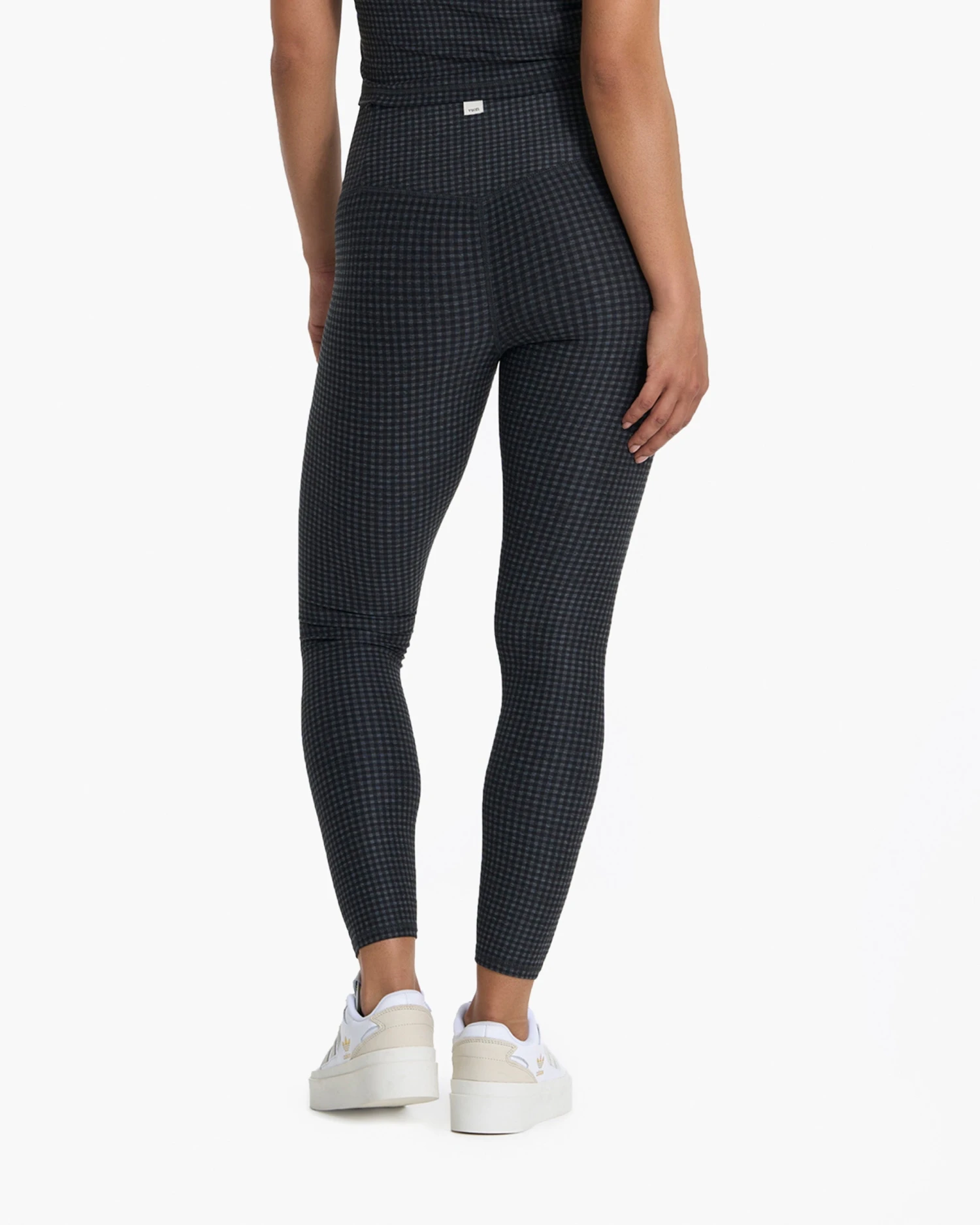 Clean Elevation Legging | Charcoal Heather Gingham 4 Clean Elevation Legging | Charcoal Heather Gingham - Image 4