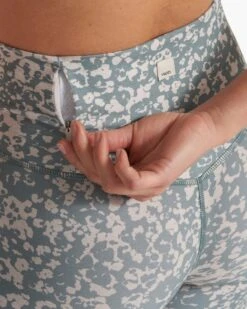 Clean Elevation Legging | Light Stone Bloom -Vuori Sales Store VW444LSB SP23 W ECOMM PANTS DETAIL 1952 1x1 17bca0b9 fd20 4b50 852b 93eabf9ad6e4