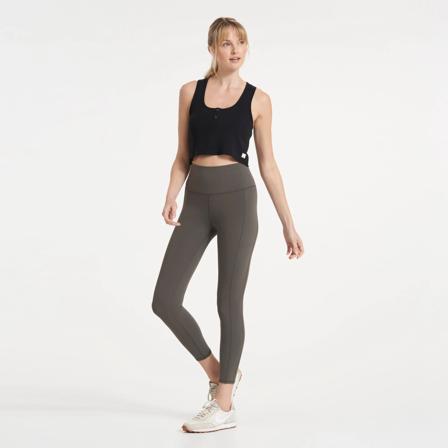 Studio Pocket Legging-Short | Oregano 6 Studio Pocket Legging-Short | Oregano - Image 6
