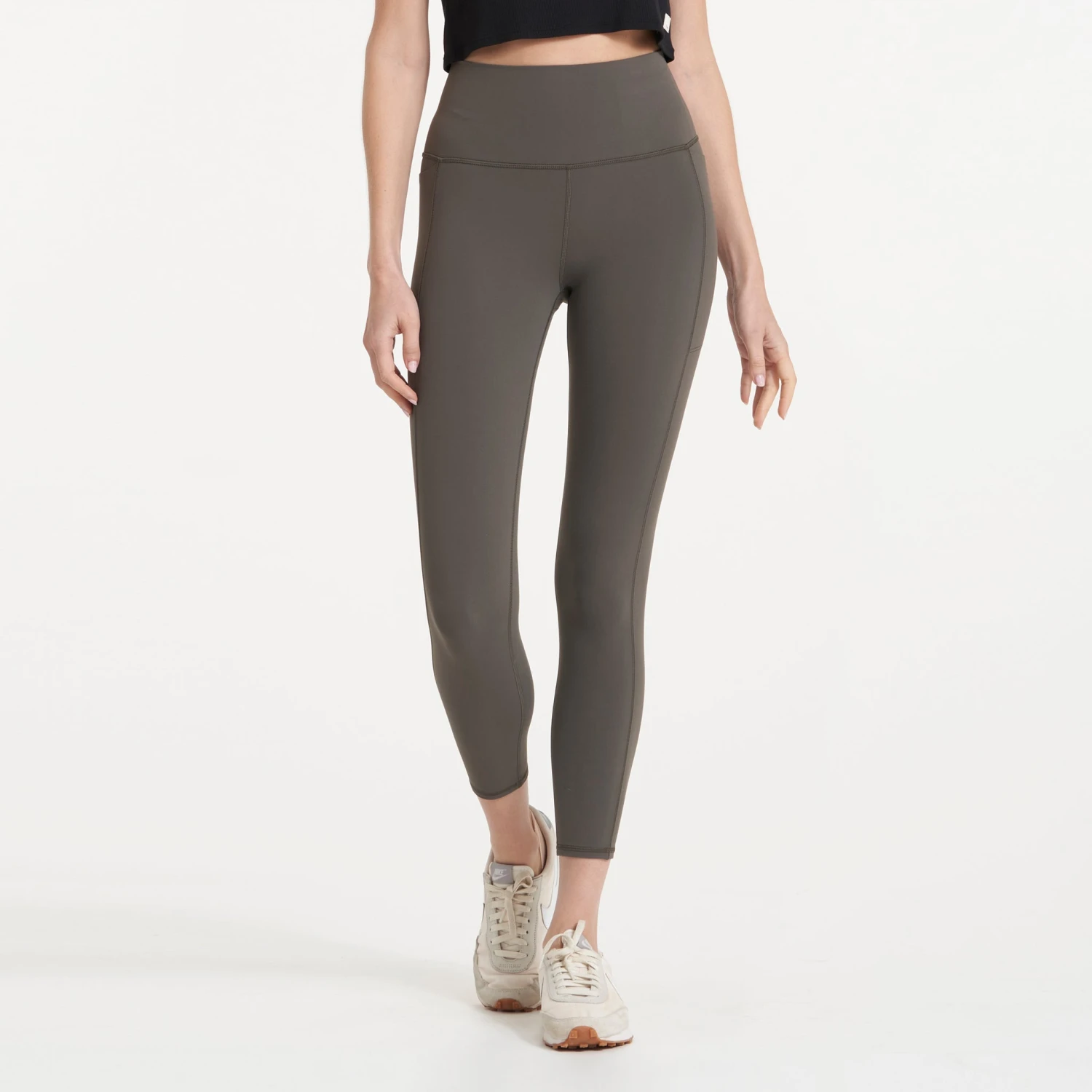 Studio Pocket Legging-Short | Oregano 1 Studio Pocket Legging-Short | Oregano