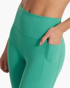 Studio Pocket Legging | Bergamot -Vuori Sales Store VW446BGM SP23 W ECOMM PANTS DETAIL 3391 1x1 79e3534b 2858 4c16 8528 6f1f68d9ca66