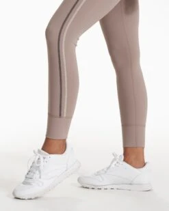 Daily Sport Legging | Graphite 13 Daily Sport Legging | Graphite -Vuori Sales Store VW459GPH SP23 W ECOMM PANTS 2520 DETAILS 1x1 b4b44b76 f5e2 4e1e beff 46a13de493ff