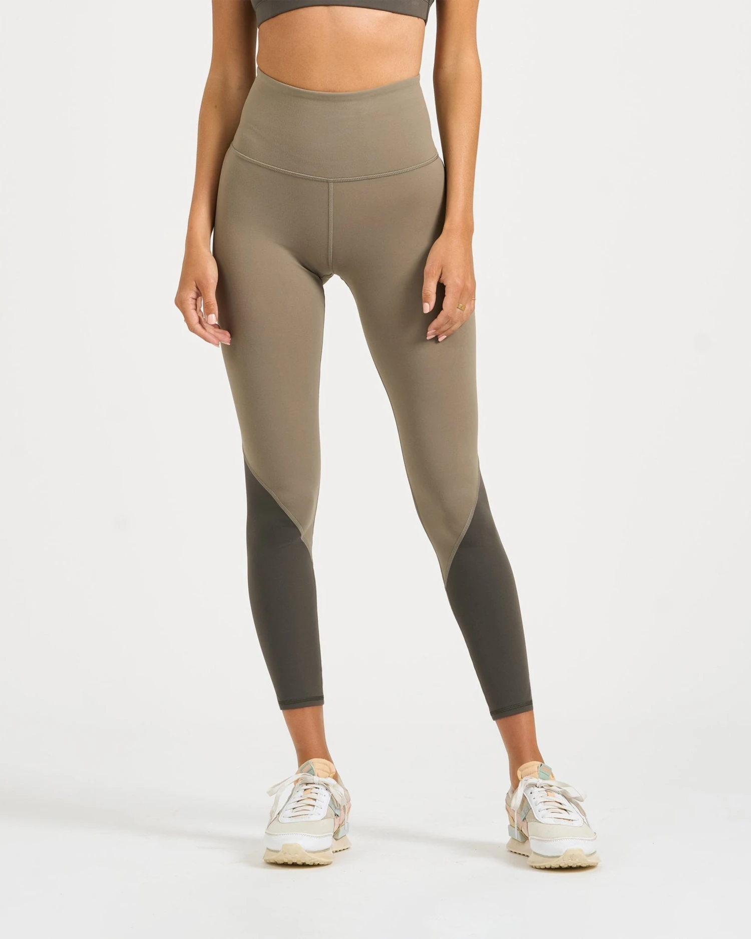 Colorblock Studio Legging | Light Oregano 1 Colorblock Studio Legging | Light Oregano
