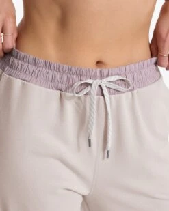 Vista Jogger | Oyster Heather -Vuori Sales Store VW473HOY SP23 W ECOMM BOTTOMS 0192 1X1 a76f251b b1ef 47f3 b5b8 e8c6721b668c