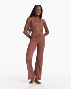 Daily Wideleg - Long | Hazelnut -Vuori Sales Store VW489 LHZN FA23 W ECOMM PANTS FULL 2