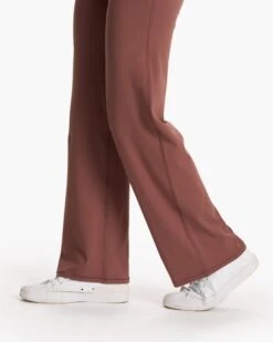 Daily Wideleg - Short | Hazelnut -Vuori Sales Store VW489 SHZN FA23 W ECOMM PANTS DETAIL 8