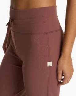 Daily Wideleg - Short | Hazelnut -Vuori Sales Store VW489 SHZN FA23 W ECOMM PANTS DETAIL 9