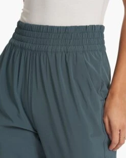 Villa Jogger | Stone -Vuori Sales Store VW493STN SP23 W ECOMM PANTS FULL 3050 1x1 68c29fa4 7208 40d0 bcf5 ec08bf7dd824