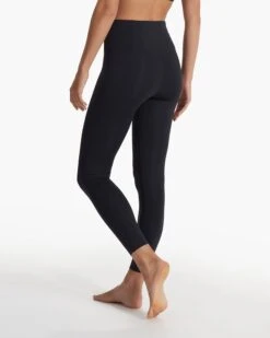 Evolve Legging | Black -Vuori Sales Store VW497BLK SP23 W ECOMM PANTS 0268 BOTTOM 1x1 9be58f79 83cf 445a bb57 ea0773ef5a0f