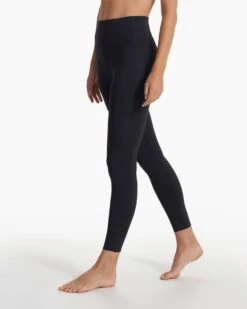 Evolve Legging | Black -Vuori Sales Store VW497BLK SP23 W ECOMM PANTS 0291 DETAIL 1x1 2471b7e5 08d5 4b4f aa93 b553279a00ce
