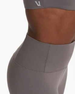 Evolve Legging | Smoke -Vuori Sales Store VW497SMK SP23 W ECOMM PANTS 3464 DETAIL 1x1 44155698 1be5 4936 86d1 81e7f6dee544