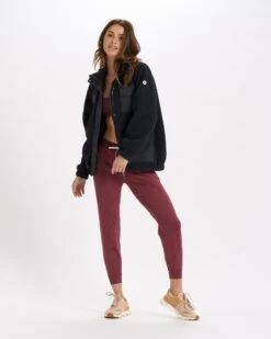 Utility Sherpa Jacket | Black 11 Utility Sherpa Jacket | Black -Vuori Sales Store VW524BLK 6 cab5a113 1a5e 47d6 8890 4f6abddbef35