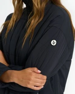 Canyon Insulated Jacket | Black -Vuori Sales Store VW532BLK 1464