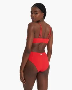 Dune Bikini Top | Vermillion -Vuori Sales Store VW701VER SP23 W ECOMM WATERTOPS 1679 DETAIL 1x1 d2de8b31 54bc 47e7 8c00 c7b6c395aa37