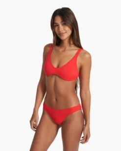 Aqua Triangle Top | Vermillion 7 Aqua Triangle Top | Vermillion -Vuori Sales Store VW708VER SP23 W ECOMM WATERTOPS TOP 0461 1x1 8525beae a4b2 47df bc52 8082bd78900f